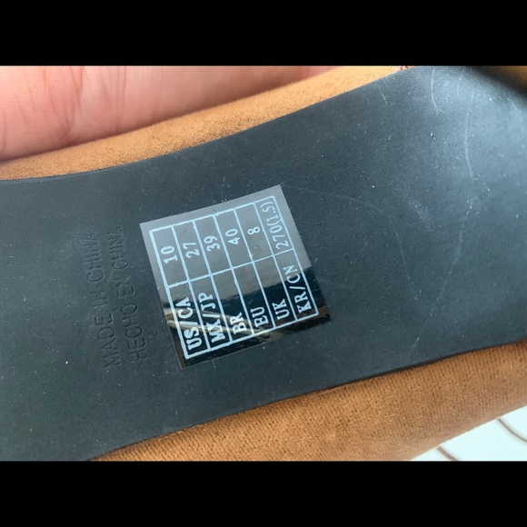 Selling these brown pointed heal boots. - Picture 4 of 4